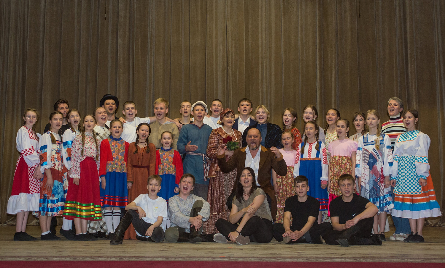 Стартовал фестиваль-конкурс любительских театральных коллективов «Открытое окно»